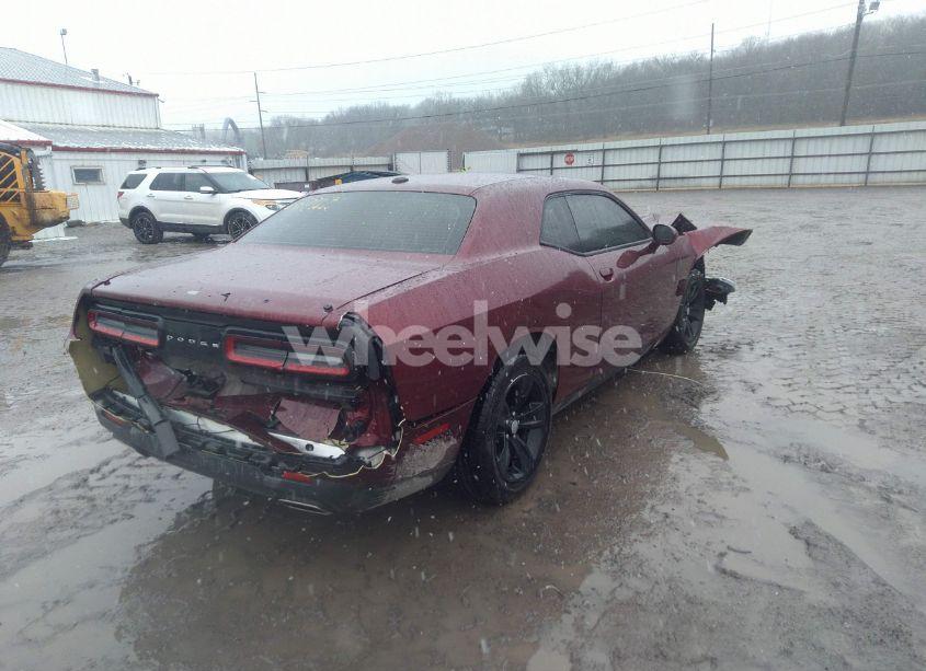 Photo 4 of 2019 Dodge Challenger SXT (VIN 2C3CDZAG8KH687717)