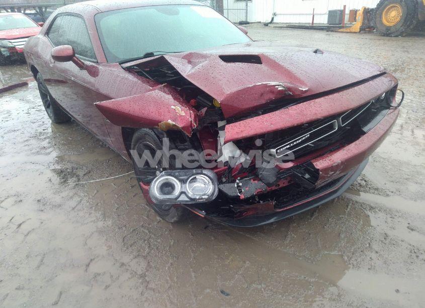 Photo 6 of 2019 Dodge Challenger SXT (VIN 2C3CDZAG8KH687717)