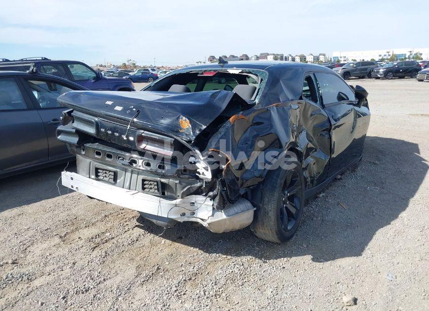 Photo 4 of 2019 Dodge Challenger SXT (VIN 2C3CDZAG8KH758446)