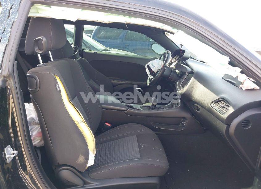 Photo 5 of 2019 Dodge Challenger SXT (VIN 2C3CDZAG8KH758446)