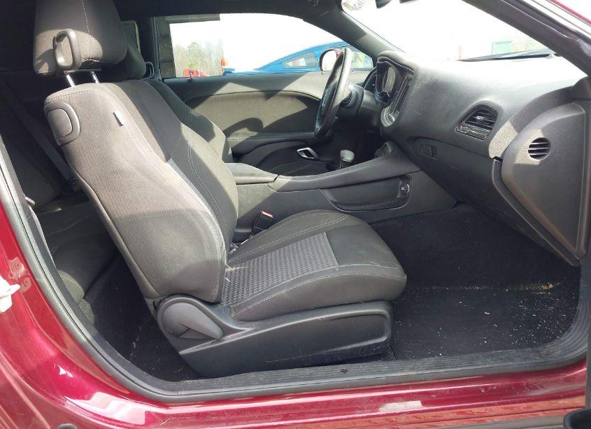 Photo 5 of 2020 Dodge Challenger SXT (VIN 2C3CDZAG8LH113281)