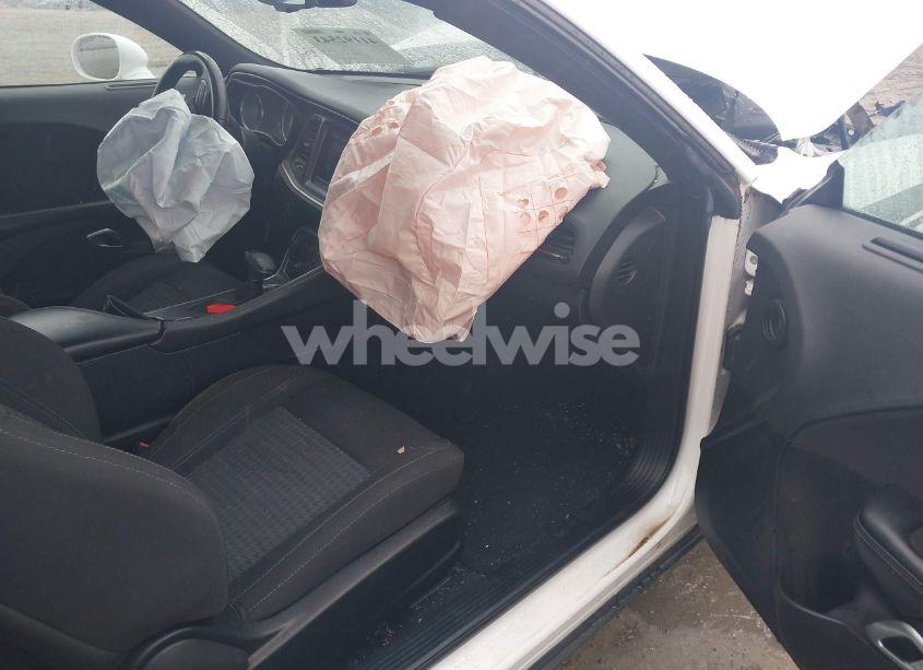 Photo 5 of 2020 Dodge Challenger SXT (VIN 2C3CDZAG8LH210304)