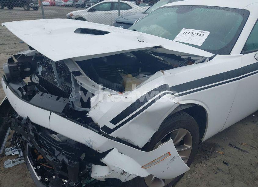 Photo 6 of 2020 Dodge Challenger SXT (VIN 2C3CDZAG8LH210304)