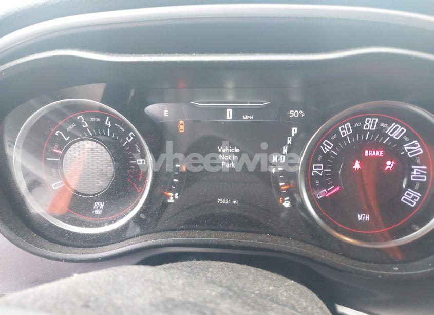 Photo 7 of 2020 Dodge Challenger SXT (VIN 2C3CDZAG8LH210304)