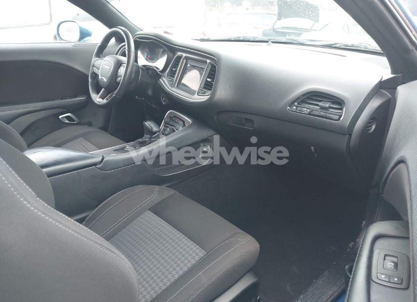 Photo 5 of 2022 Dodge Challenger SXT (VIN 2C3CDZAG8NH108715)