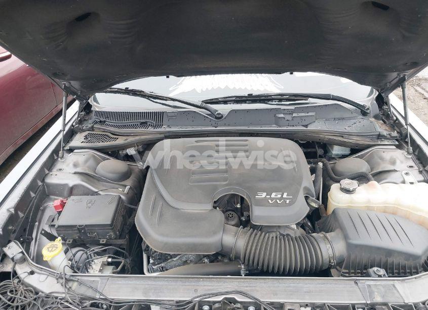 Photo 10 of 2022 Dodge Challenger SXT (VIN 2C3CDZAG8NH148969)