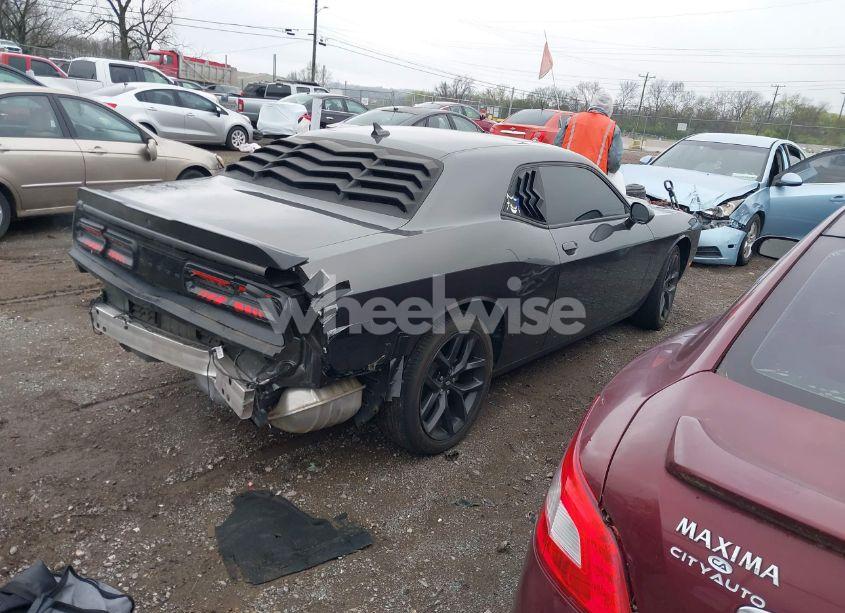 Photo 4 of 2022 Dodge Challenger SXT (VIN 2C3CDZAG8NH148969)