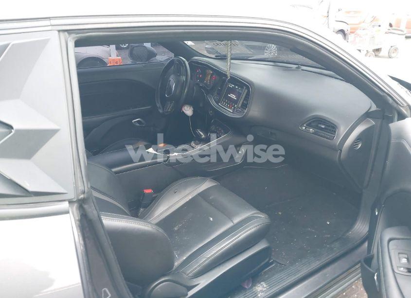 Photo 5 of 2022 Dodge Challenger SXT (VIN 2C3CDZAG8NH148969)