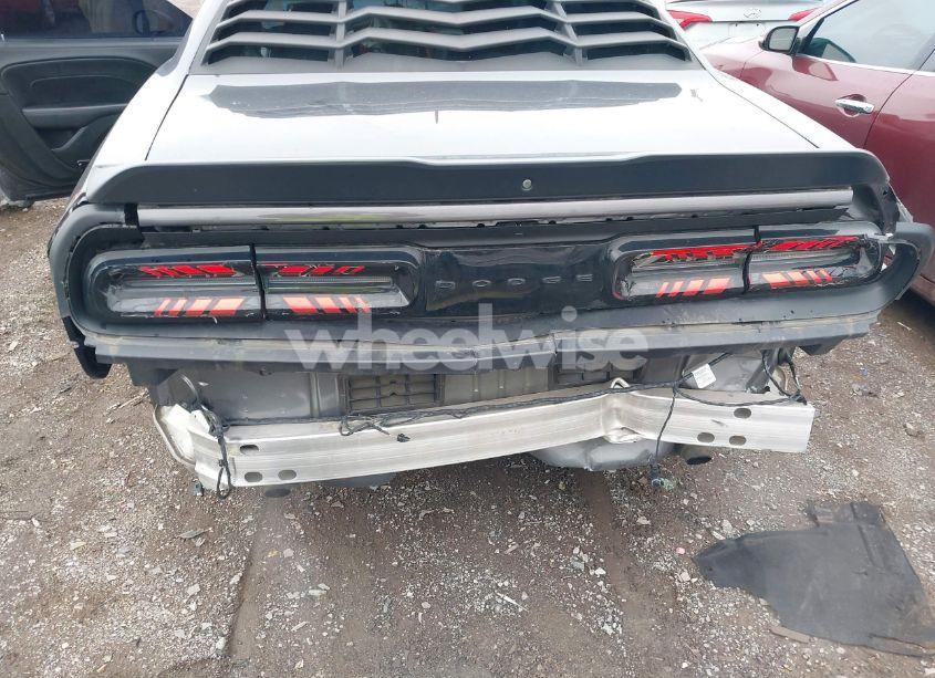 Photo 6 of 2022 Dodge Challenger SXT (VIN 2C3CDZAG8NH148969)