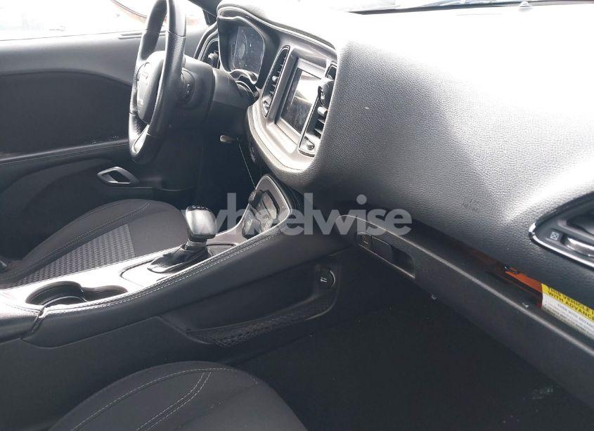 Photo 5 of 2022 Dodge Challenger SXT (VIN 2C3CDZAG8NH204408)