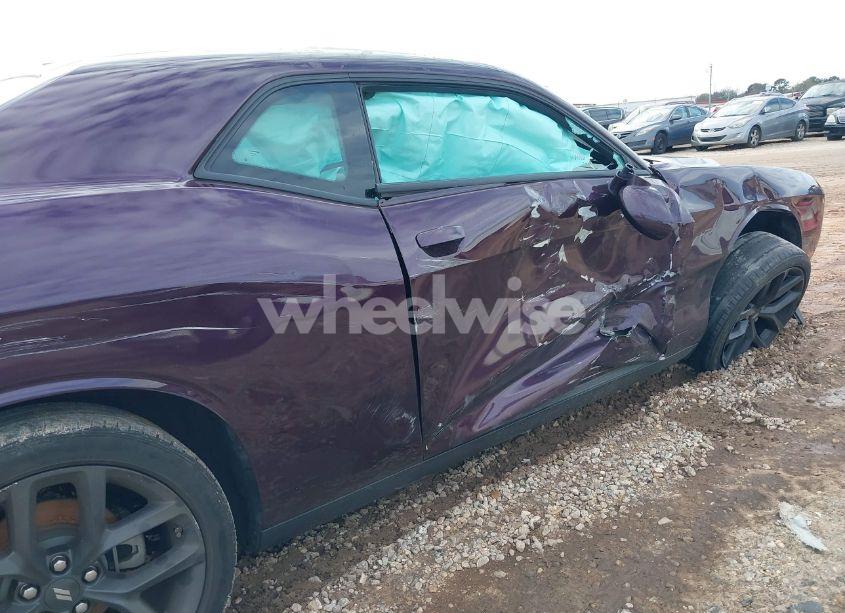 Photo 6 of 2022 Dodge Challenger SXT (VIN 2C3CDZAG8NH204408)