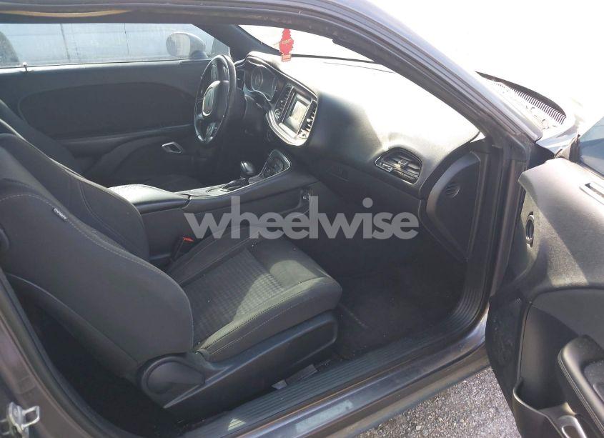 Photo 5 of 2015 Dodge Challenger SXT (VIN 2C3CDZAG9FH816330)