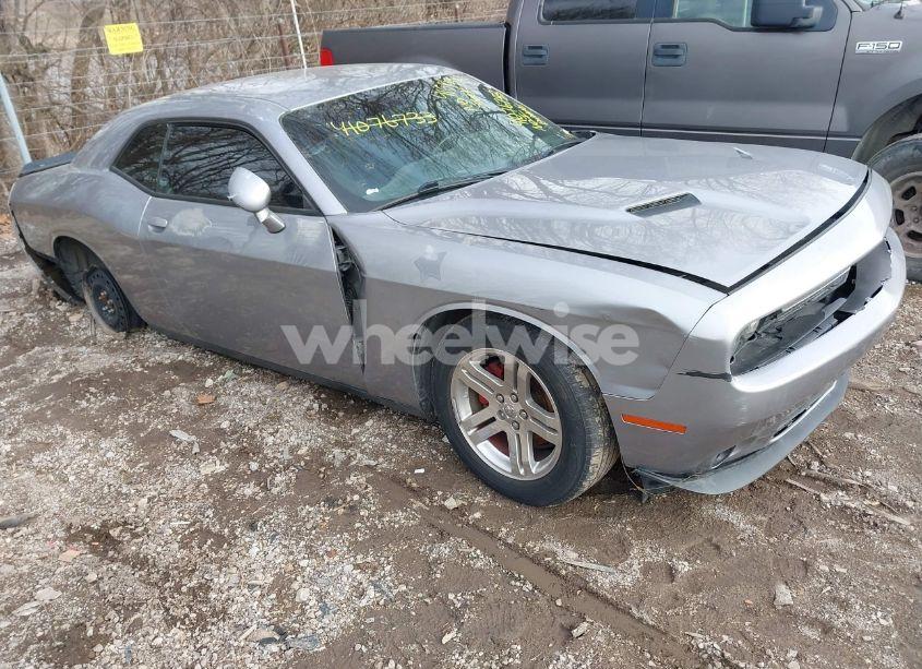 2016 Dodge Challenger SXT (VIN 2C3CDZAG9GH107673) main photo