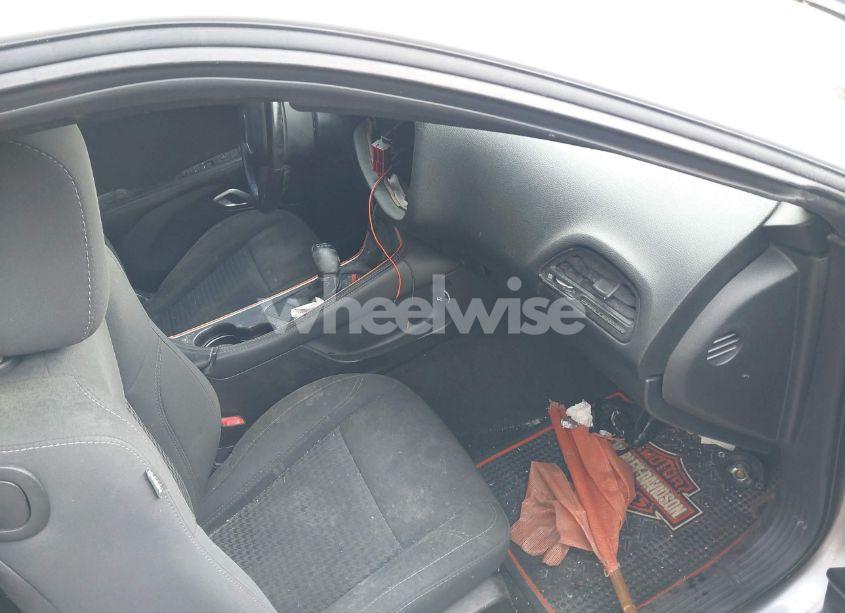 Photo 5 of 2016 Dodge Challenger SXT (VIN 2C3CDZAG9GH107673)