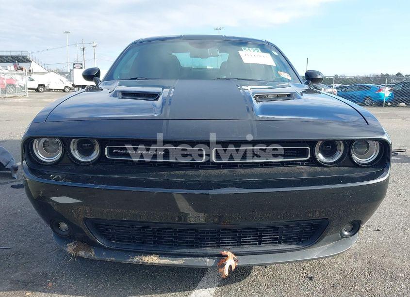 Photo 12 of 2017 Dodge Challenger SXT PLUS (VIN 2C3CDZAG9HH583147)