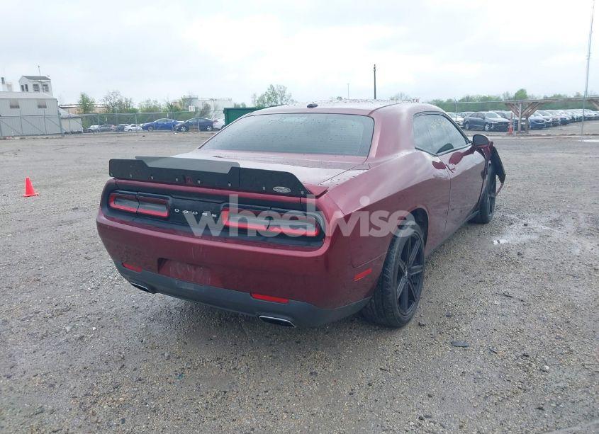 Photo 4 of 2018 Dodge Challenger SXT (VIN 2C3CDZAG9JH138297)