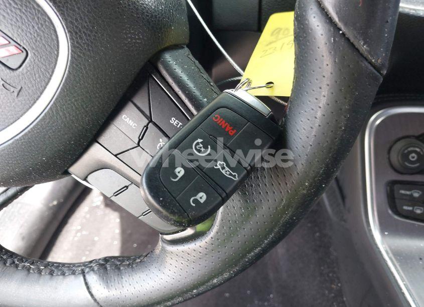 Photo 11 of 2018 Dodge Challenger SXT PLUS (VIN 2C3CDZAG9JH172319)