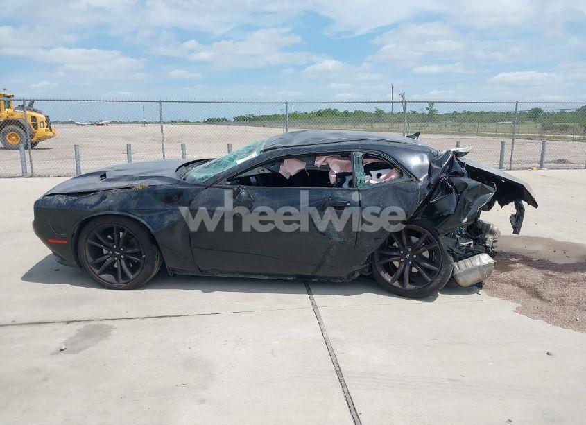 Photo 14 of 2018 Dodge Challenger SXT PLUS (VIN 2C3CDZAG9JH172319)
