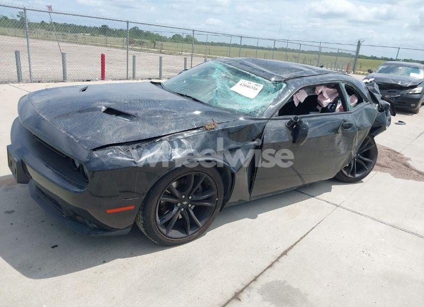 Photo 2 of 2018 Dodge Challenger SXT PLUS (VIN 2C3CDZAG9JH172319)