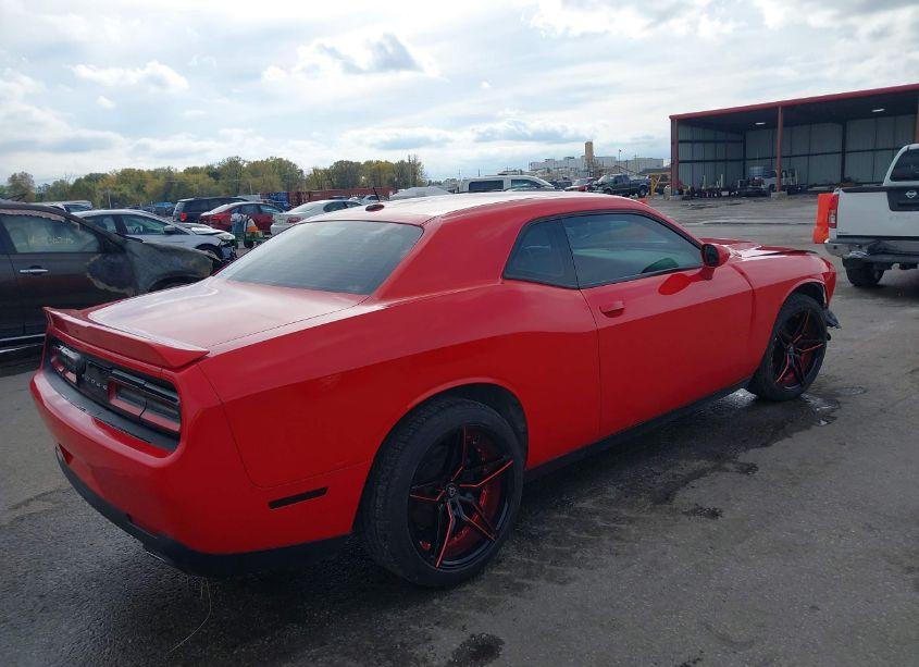 Photo 4 of 2018 Dodge Challenger SXT (VIN 2C3CDZAG9JH276583)