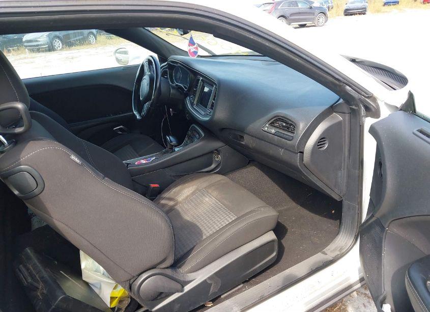 Photo 5 of 2020 Dodge Challenger SXT (VIN 2C3CDZAG9LH213552)