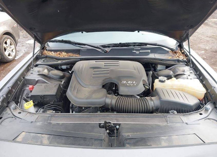 Photo 10 of 2021 Dodge Challenger SXT (VIN 2C3CDZAG9MH524481)