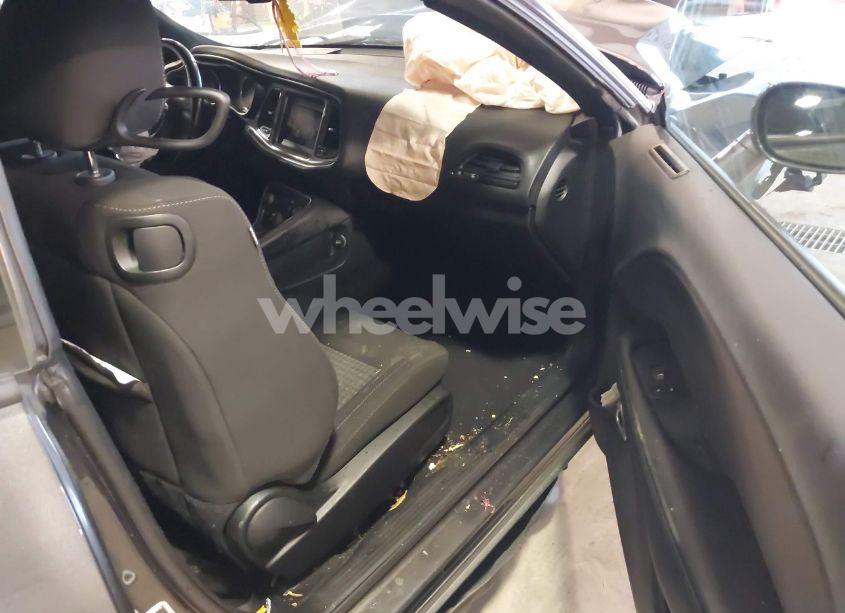 Photo 5 of 2021 Dodge Challenger SXT (VIN 2C3CDZAG9MH538767)