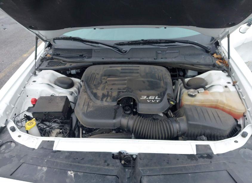 Photo 10 of 2021 Dodge Challenger SXT (VIN 2C3CDZAG9MH546884)