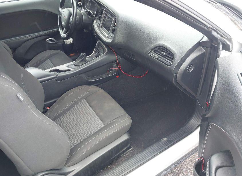 Photo 5 of 2021 Dodge Challenger SXT (VIN 2C3CDZAG9MH546884)