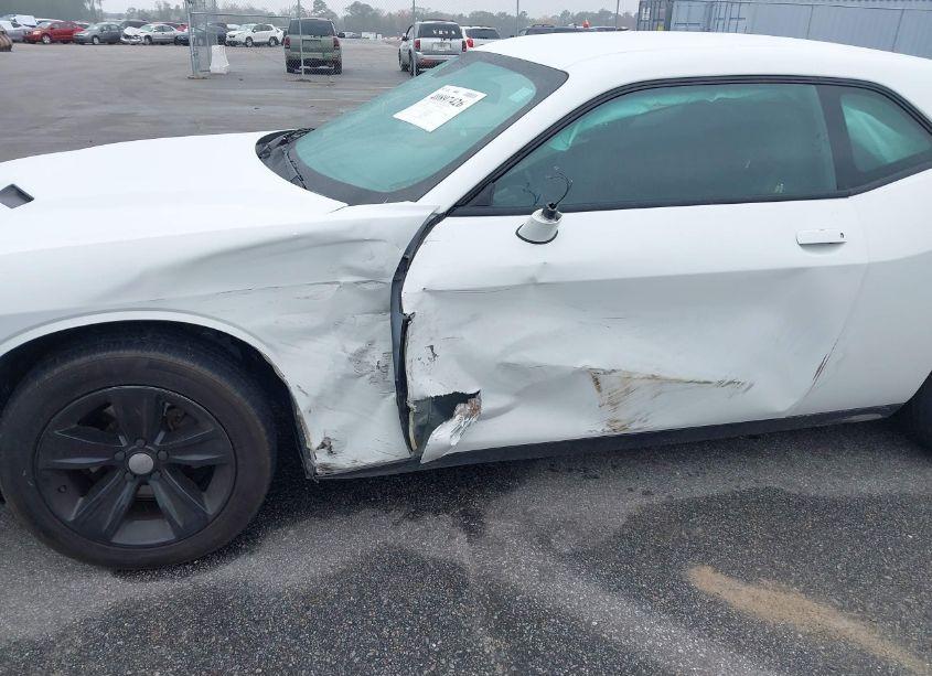 Photo 6 of 2021 Dodge Challenger SXT (VIN 2C3CDZAG9MH546884)