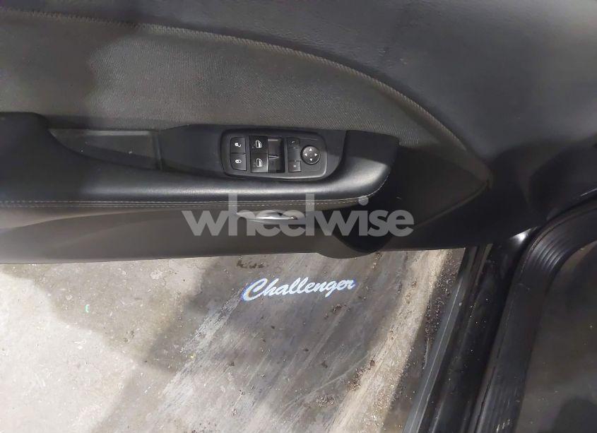 Photo 19 of 2015 Dodge Challenger SXT (VIN 2C3CDZAGXFH788814)