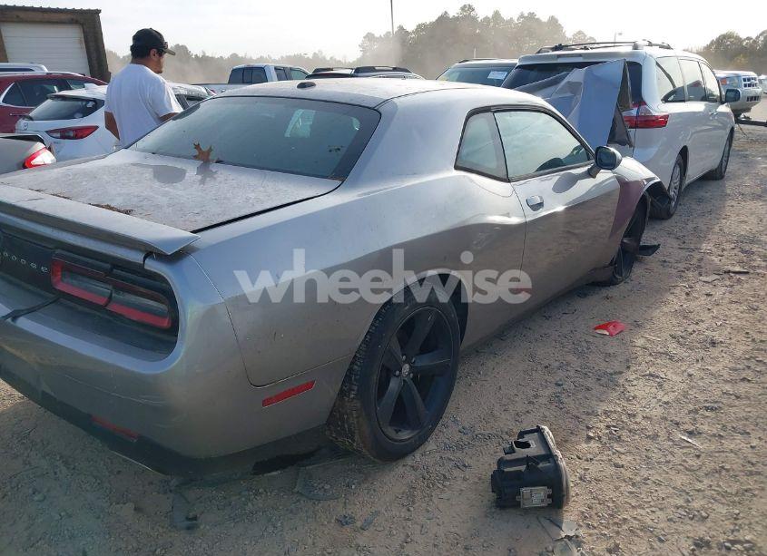 Photo 4 of 2015 Dodge Challenger SXT (VIN 2C3CDZAGXFH816868)