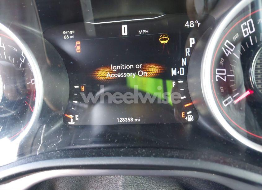 Photo 16 of 2016 Dodge Challenger SXT (VIN 2C3CDZAGXGH264256)