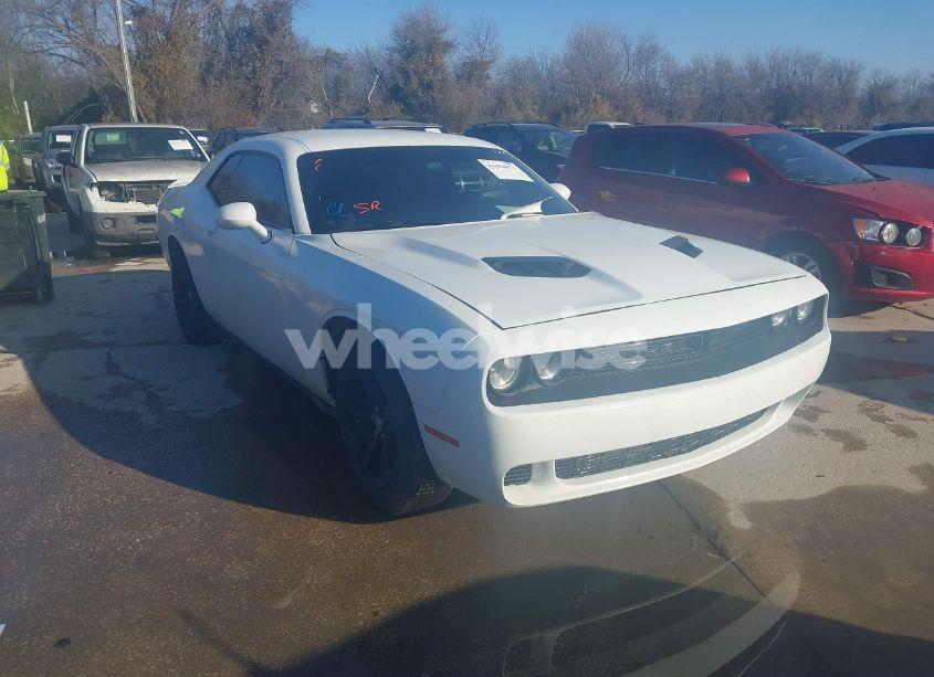 2016 Dodge Challenger SXT (VIN 2C3CDZAGXGH264760) main photo