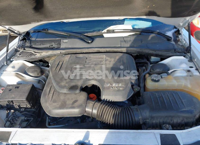 Photo 10 of 2016 Dodge Challenger SXT (VIN 2C3CDZAGXGH264760)