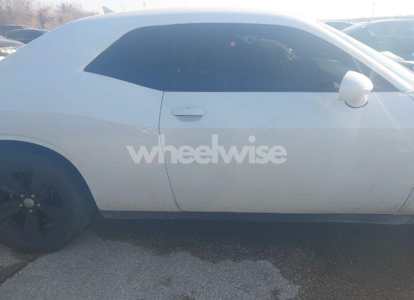 Photo 13 of 2016 Dodge Challenger SXT (VIN 2C3CDZAGXGH264760)