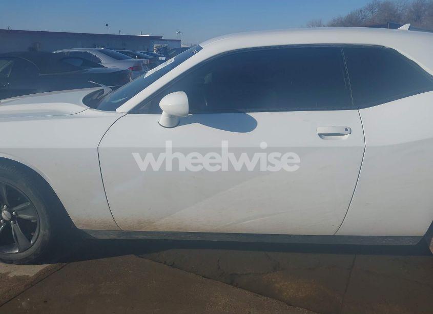 Photo 14 of 2016 Dodge Challenger SXT (VIN 2C3CDZAGXGH264760)