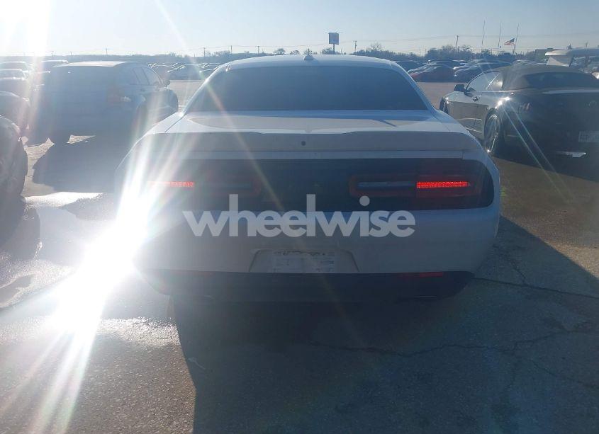 Photo 16 of 2016 Dodge Challenger SXT (VIN 2C3CDZAGXGH264760)