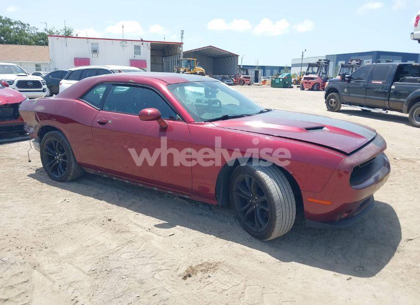 2017 Dodge Challenger SXT PLUS (VIN 2C3CDZAGXHH640987) main photo