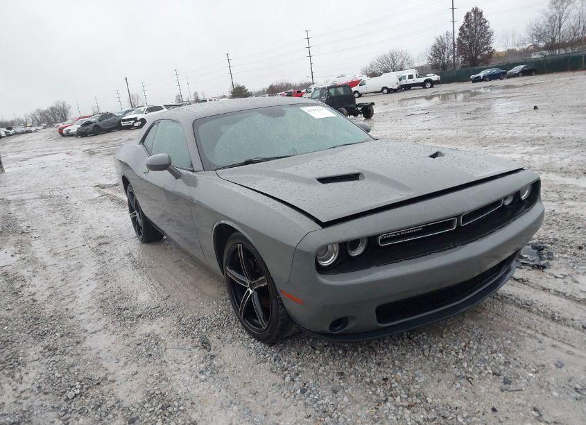 2018 Dodge Challenger SXT (VIN 2C3CDZAGXJH123615) main photo