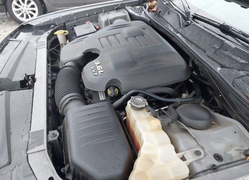 Photo 10 of 2018 Dodge Challenger SXT (VIN 2C3CDZAGXJH123615)