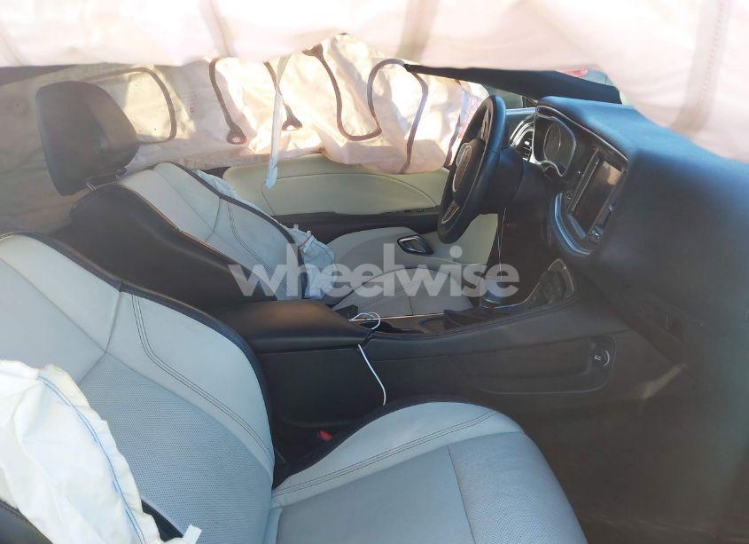 Photo 5 of 2018 Dodge Challenger (VIN 2C3CDZAGXJH132170)