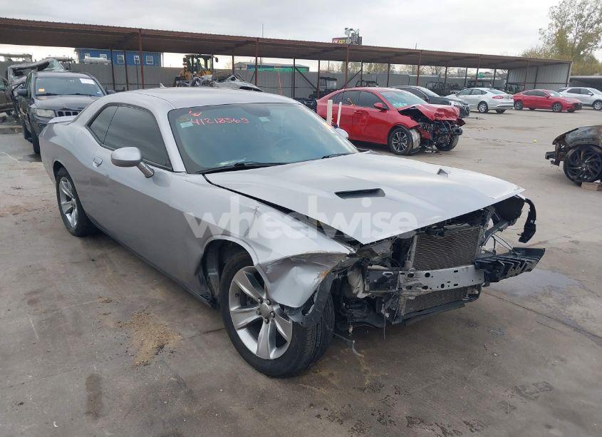 2018 Dodge Challenger SXT (VIN 2C3CDZAGXJH183636) main photo