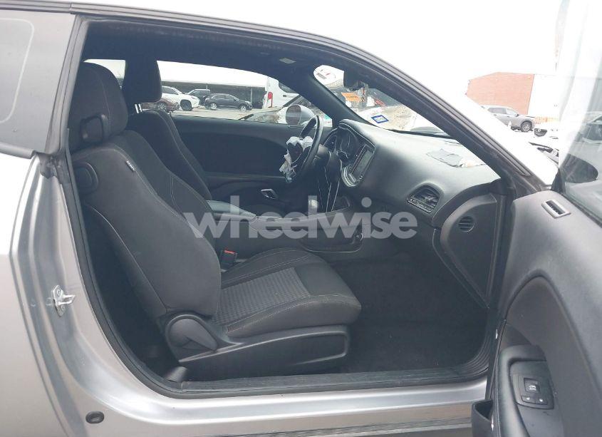 Photo 5 of 2018 Dodge Challenger SXT (VIN 2C3CDZAGXJH183636)