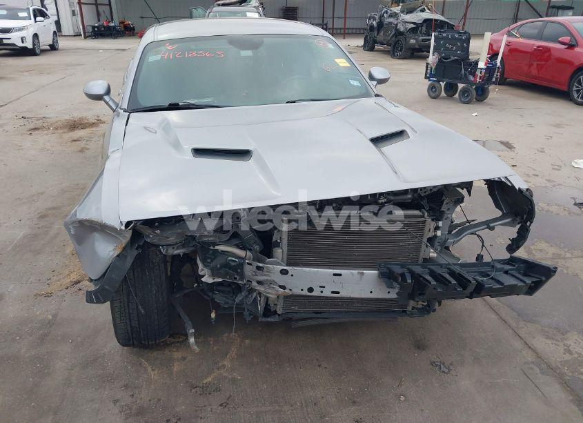 Photo 6 of 2018 Dodge Challenger SXT (VIN 2C3CDZAGXJH183636)