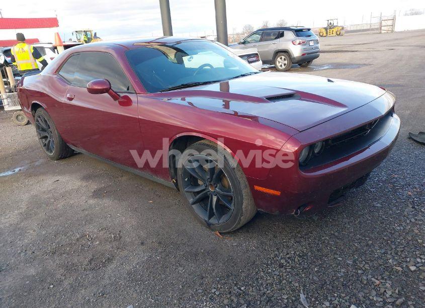 2018 Dodge Challenger SXT (VIN 2C3CDZAGXJH309896) main photo