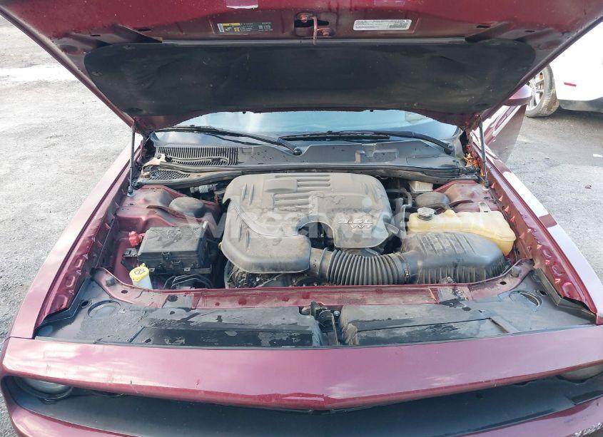 Photo 10 of 2018 Dodge Challenger SXT (VIN 2C3CDZAGXJH309896)