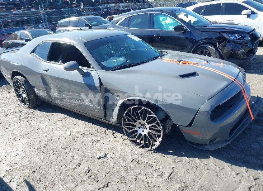2019 Dodge Challenger SXT (VIN 2C3CDZAGXKH701875) main photo