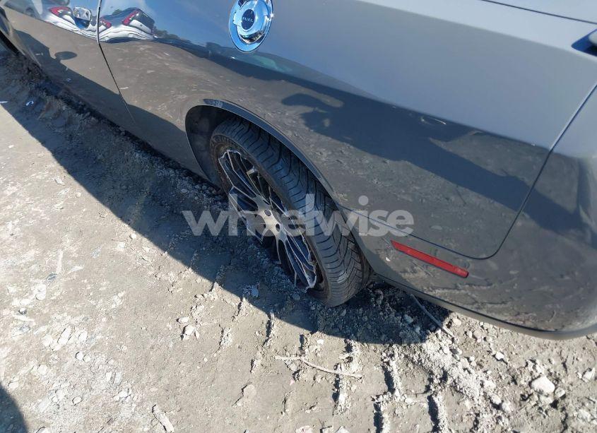 Photo 18 of 2019 Dodge Challenger SXT (VIN 2C3CDZAGXKH701875)