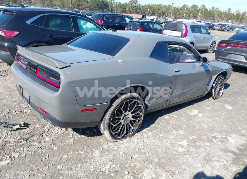 Photo 4 of 2019 Dodge Challenger SXT (VIN 2C3CDZAGXKH701875)